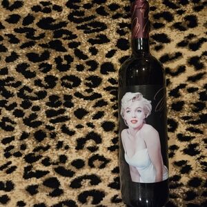 Marilyn Merlot 2000 Nova Wines Collector's bottle.